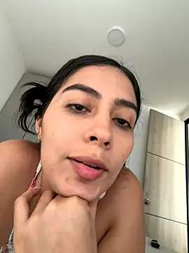 Sophie  Foxxx online show from November 15, 2025, 8:02 pm