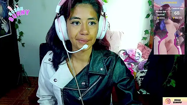 Roxanbunny1 online show from December 2, 2025, 7:26 pm