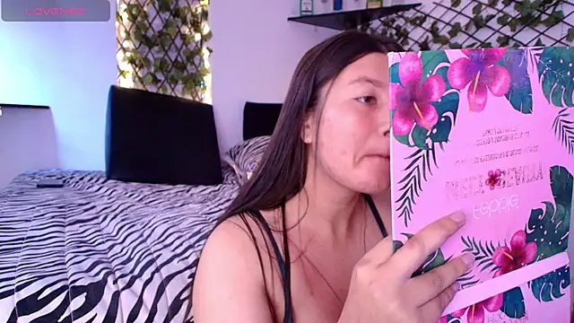 kisstarxxx online show from June 4, 2026, 8:57 pm