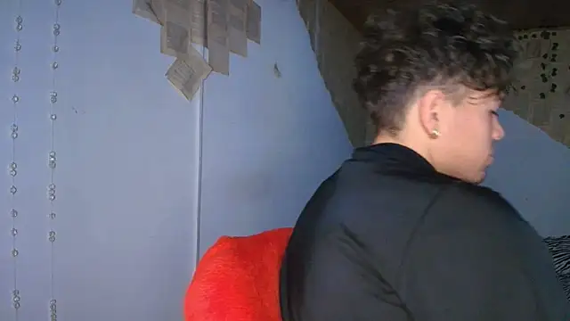 kisstarxxx online show from September 13, 2025, 3:06 am