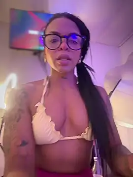 Charly  online show from May 8, 2026, 4:33 pm