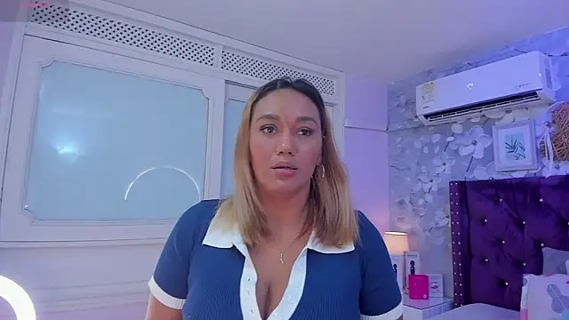 dalila salazar online show from April 25, 2026, 3:20 am