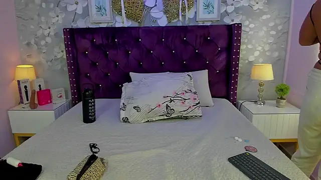 dalila salazar online show from July 11, 2026, 3:18 am