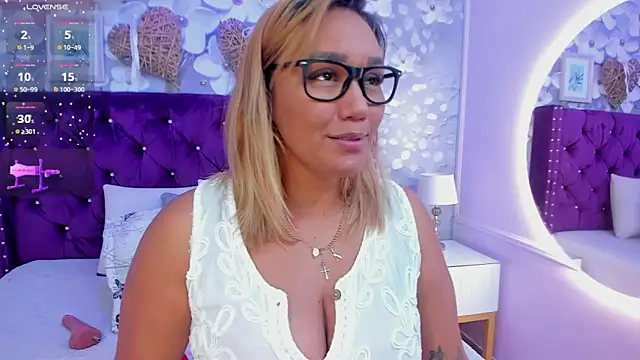 dalila salazar online show from April 7, 2026, 3:30 am