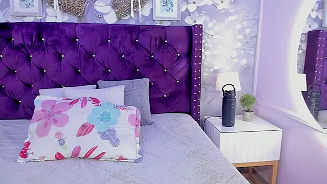 dalila salazar online show from July 12, 2026, 3:29 am