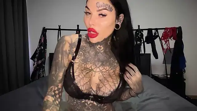 Snapshot of claudiacvc95 chatting on December 19, 2025, 5:10 am claudiacvc95 online show from December 19, 2025, 5:10 am