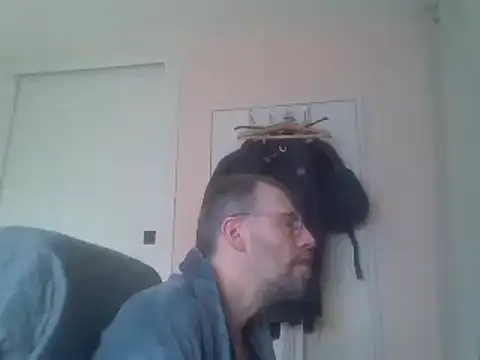 ptitcanard60600 online show from March 20, 2025, 2:21 pm