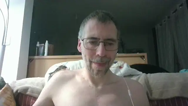 ptitcanard60600 online show from June 13, 2026, 11:02 pm