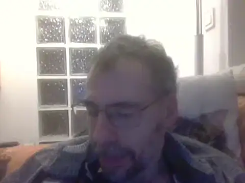 ptitcanard60600 online show from February 4, 2025, 10:02 pm