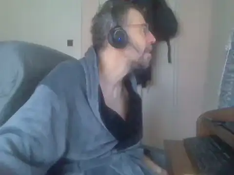 ptitcanard60600 online show from February 6, 2025, 1:21 pm