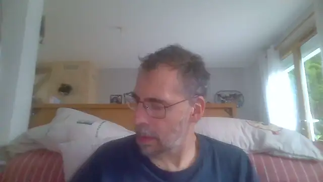 ptitcanard60600 online show from September 14, 2025, 5:24 pm