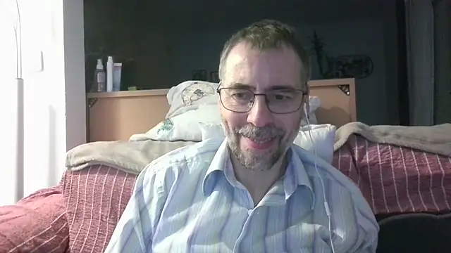 ptitcanard60600 online show from June 5, 2026, 9:53 pm