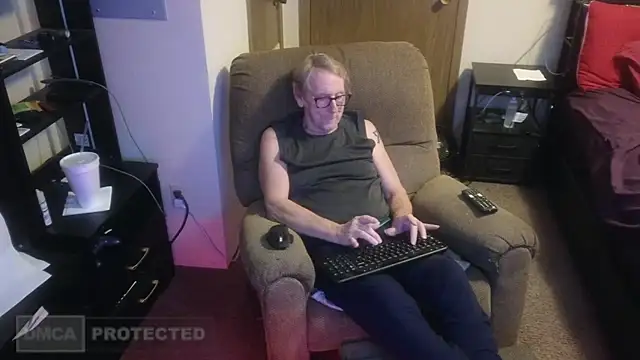 Lusty Kinks online show from December 21, 2024, 7:06 pm