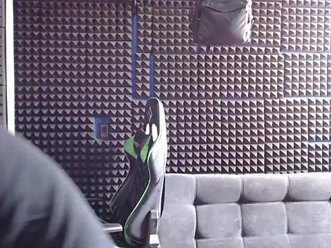 Curly Angel24 online show from December 13, 2025, 8:04 pm