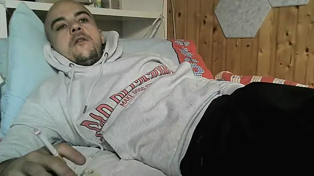 Snapshot of ItalianVinDiesel chatting on November 10, 2025, 9:14 am ItalianVinDiesel online show from November 10, 2025, 9:14 am