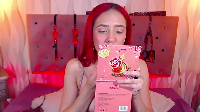 IsabelaLatina online show from December 20, 2025, 8:55 pm