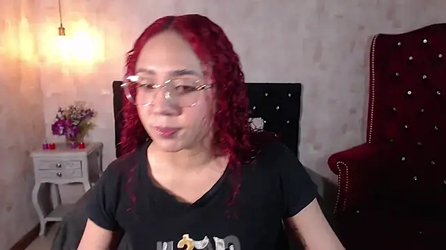IsabelaLatina online show from July 16, 2026, 12:51 am
