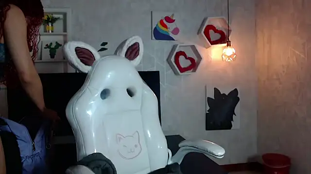 IsabelaLatina online show from May 3, 2026, 2:49 am