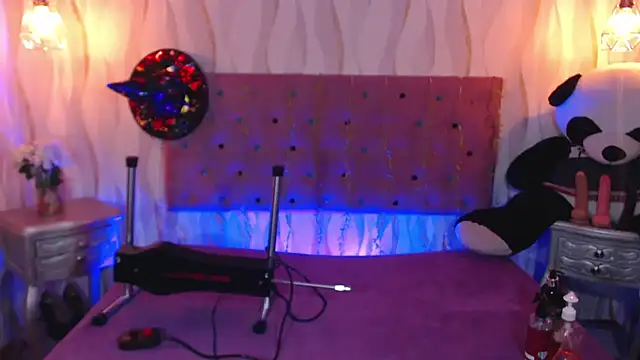 IsabelaLatina online show from October 25, 2025, 8:31 pm