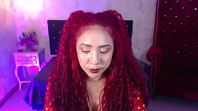 IsabelaLatina online show from July 6, 2026, 4:08 am