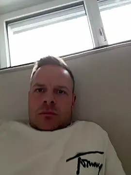 Danii0790 online show from May 17, 2026, 10:37 am