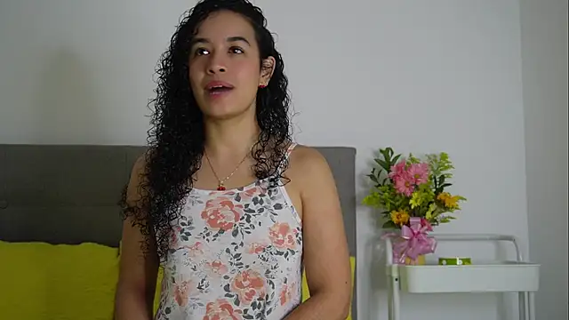 angela  98 online show from October 7, 2025, 12:39 pm