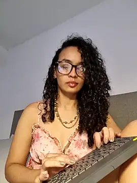 angela  98 online show from May 10, 2026, 12:20 pm