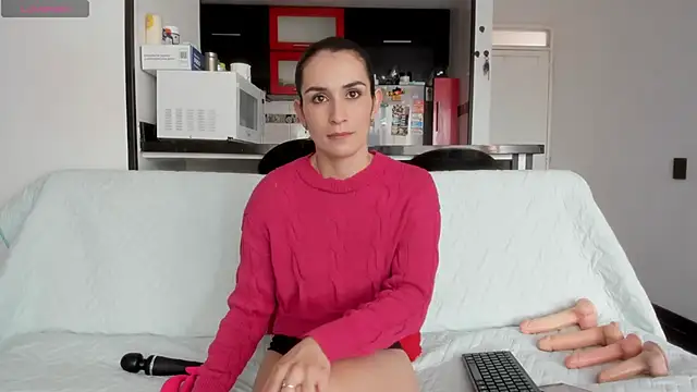 Snapshot of Layla_Sia chatting on June 10, 2026, 3:46 pm Layla Sia online show from June 10, 2026, 3:46 pm
