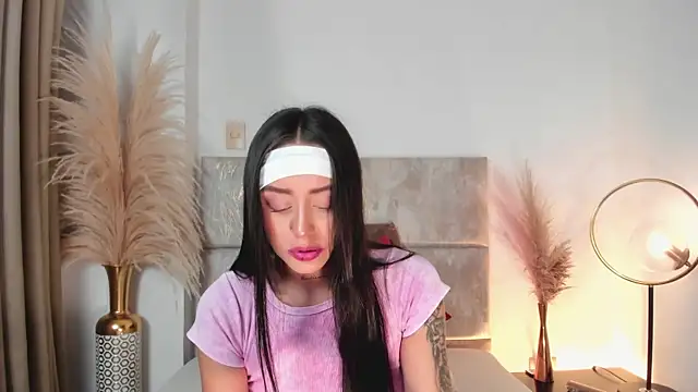 NoraDasilva online show from October 3, 2025, 12:36 am