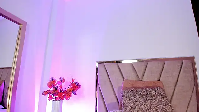 NoraDasilva online show from September 12, 2025, 12:55 am