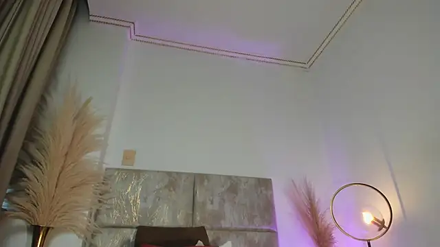 NoraDasilva online show from October 4, 2025, 12:28 pm