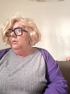 Snapshot of Merilulla chatting on February 25, 2026, 2:06 pm Merilulla online show from February 25, 2026, 2:06 pm