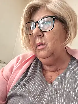 Snapshot of Merilulla chatting on March 21, 2026, 10:52 am Merilulla online show from March 21, 2026, 10:52 am