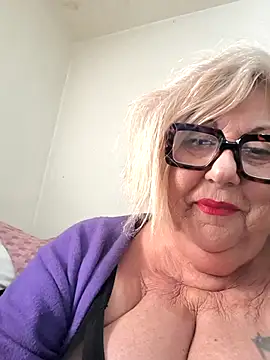 Snapshot of Merilulla chatting on March 3, 2026, 1:18 pm Merilulla online show from March 3, 2026, 1:18 pm