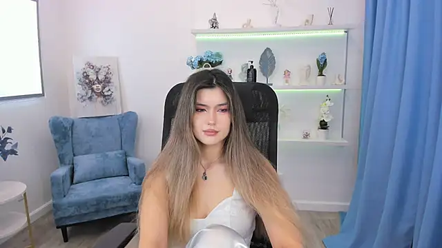 AnneTLi online show from September 30, 2025, 3:12 am