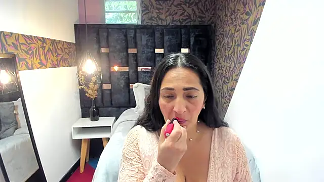 Snapshot of KatteMilf chatting on April 14, 2026, 7:41 pm KatteMilf online show from April 14, 2026, 7:41 pm