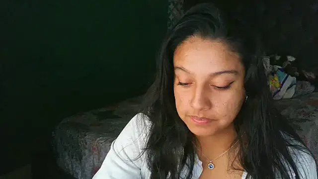 almaswan1 online show from October 2, 2025, 3:37 pm