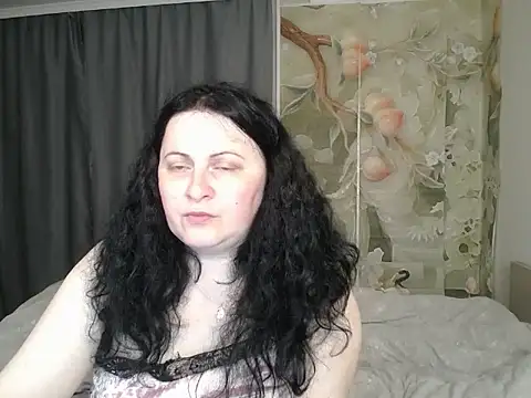 Lillian2 online show from June 7, 2026, 7:19 pm