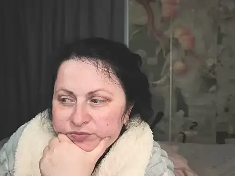 Lillian2 online show from June 14, 2026, 2:29 pm