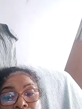 Delicy1 online show from January 27, 2025, 4:33 pm