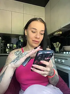 Queen of pain online show from June 19, 2026, 6:41 am