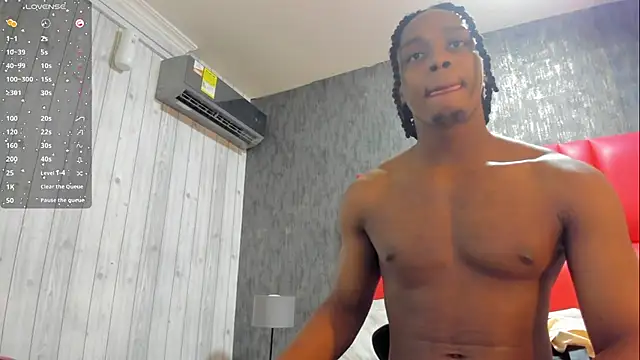 DominicSccott online show from June 19, 2026, 12:33 pm