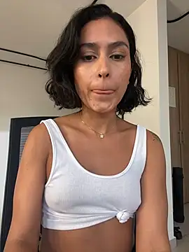 Snapshot of AnaRoxane_ chatting on January 17, 2025, 8:33 pm AnaRoxane online show from January 17, 2025, 8:33 pm