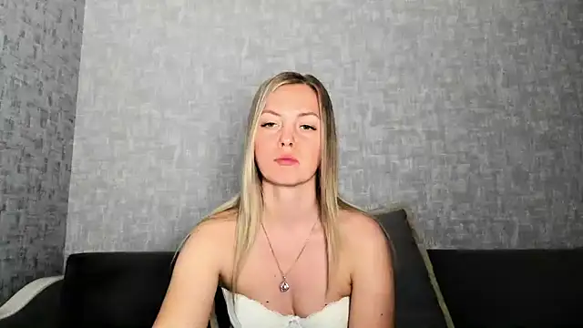 iam Venus online show from April 27, 2026, 5:00 pm
