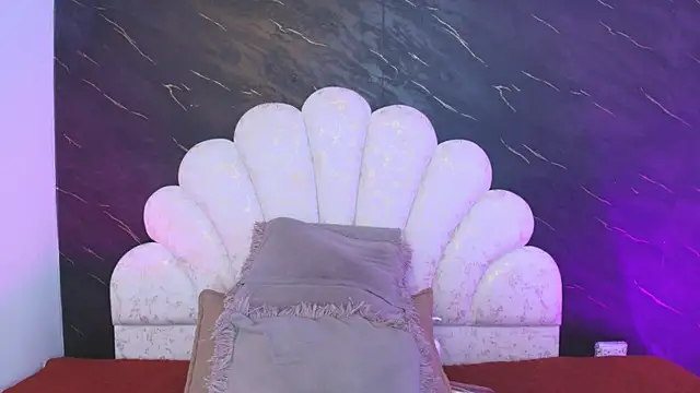 Snapshot of _MiaBrown_ chatting on June 6, 2026, 12:10 pm MiaBrown online show from June 6, 2026, 12:10 pm