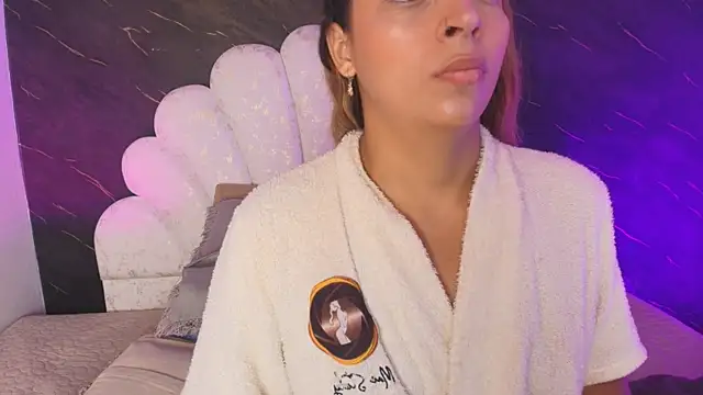 Snapshot of _MiaBrown_ chatting on May 25, 2026, 12:04 pm MiaBrown online show from May 25, 2026, 12:04 pm
