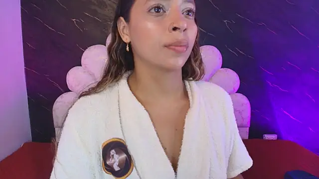 Snapshot of _MiaBrown_ chatting on May 19, 2026, 12:12 pm MiaBrown online show from May 19, 2026, 12:12 pm