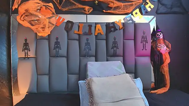  MiaBrown  online show from October 20, 2025, 12:06 pm