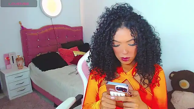 Tanedra collings online show from April 30, 2026, 1:45 am