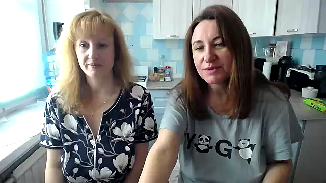 DonnaMagdalena online show from October 1, 2025, 7:13 am